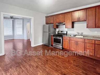 Main picture of 709 York St