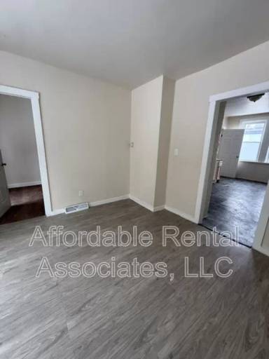 Main picture of 108 W Kassner Pl