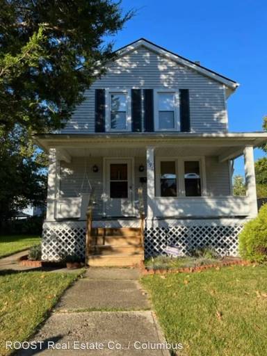 Main picture of 697 S Wayne Ave