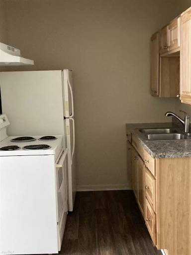 Main picture of Falcon Point Apartments
