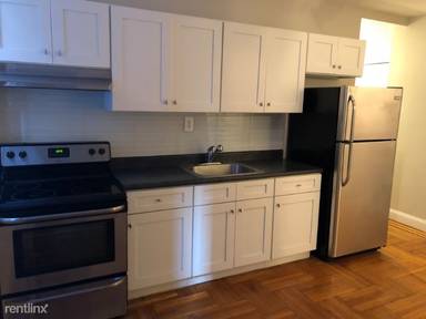 Main picture of 585 E 21st St