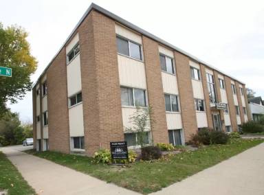 Main picture of 820 Broadway Ave N