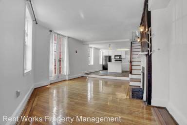 Main picture of 235 W Read St