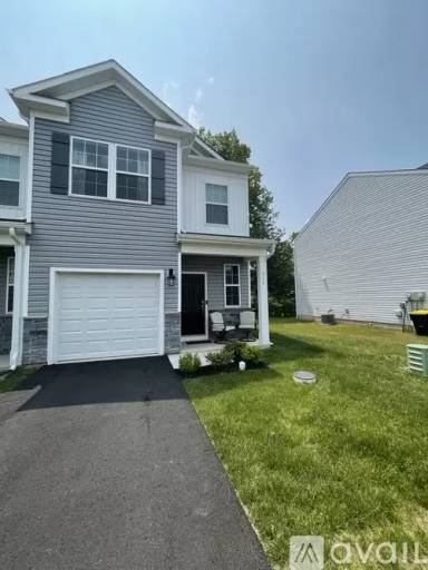 Main picture of 913 Still Waters Ln