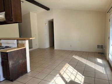 Main picture of 618-624 Highland Cir Apartments