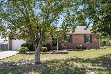 Main picture of 615 Zellwood Dr
