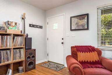 Main picture of 1057 Marland Dr N