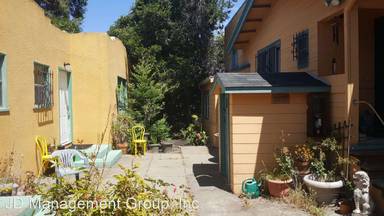 Main picture of 2132 Browning St