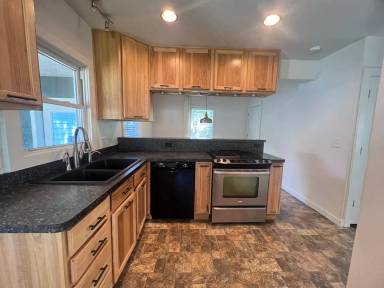 Main picture of 3950 Grape Ave NE