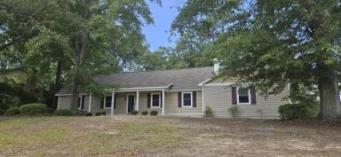 Main picture of 1117 Appian Way