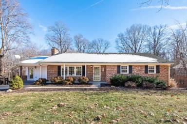 Main picture of 441 Winding Way Rd