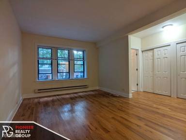 Main picture of 1347 N Dearborn St