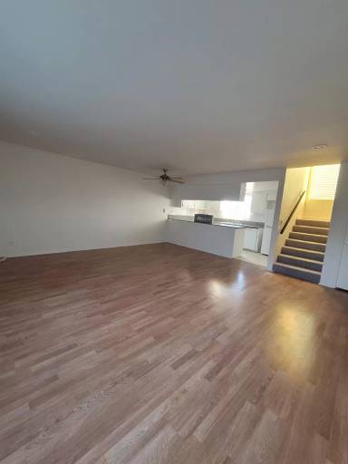 Main picture of 818 E Grand Ave