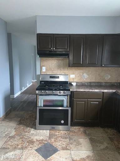 Main picture of 1028 W 103rd Pl