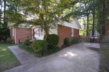 Main picture of 309 Holtz Ln