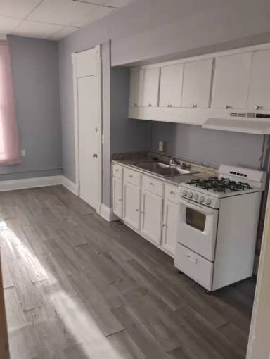 Main picture of 251 Villa St