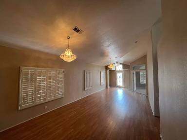 Main picture of 304 Modesto St