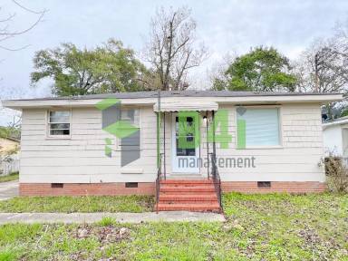 Main picture of 2350 Paddy Ave