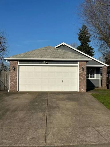 Main picture of 115 Lyon Pl S