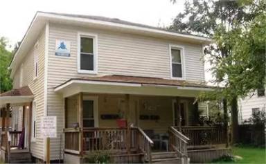 Main picture of 106 N Summit St