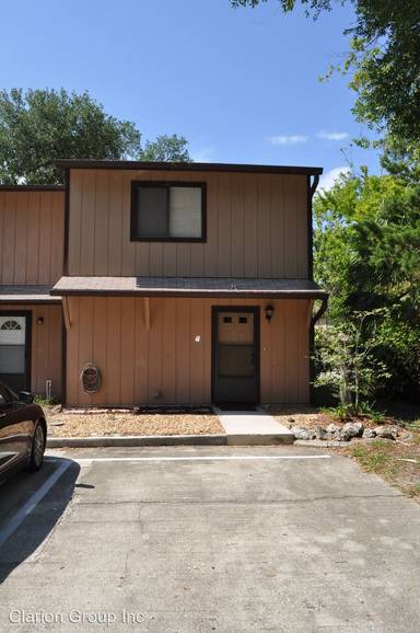 Main picture of 61 Village Dr