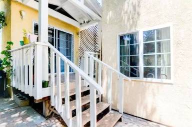 Main picture of 4040 Boundary St