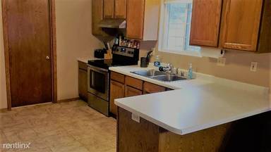 Main picture of 991 Wishart Ave