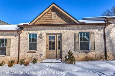 Main picture of 405 Buchanan Ct