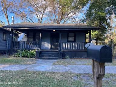 Main picture of 2953 Spencer St