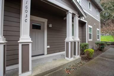 Main picture of 1603 Burnside Pl