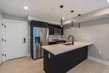 Main picture of 6604 Ridge Ave