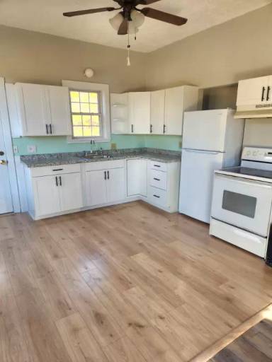 Main picture of 161 Roosevelt Trl