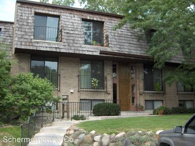 Main picture of 296 Crestwood Vlg