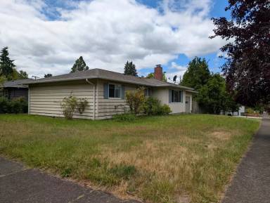 Main picture of 1180 E 32nd Ave