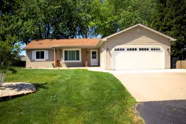 Main picture of 2812 Stonebridge Dr