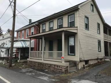 Main picture of 1274 Reading Rd