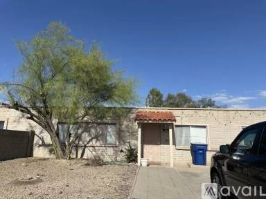 Main picture of 2621 S Calle Yucatan