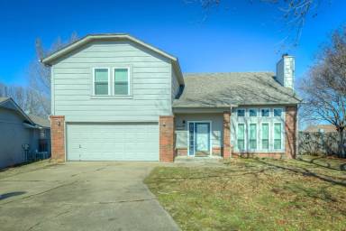 Main picture of 6402 S 28th West Pl