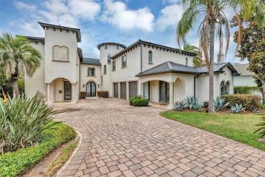 Main picture of 2616 N Westmoreland Dr