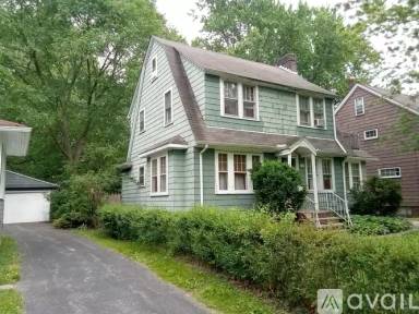 Main picture of 937 Montford Rd