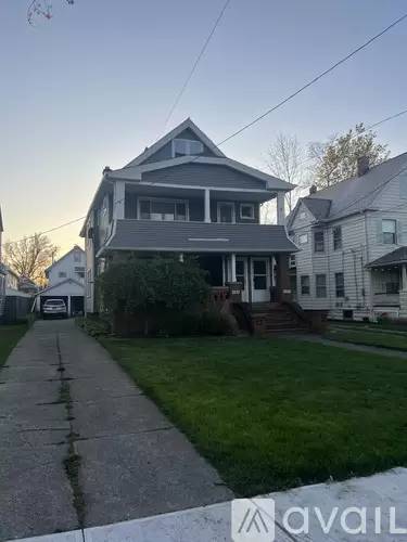Main picture of 2230 Woodward Ave