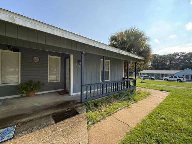 Main picture of 9221 Beatrice Dr