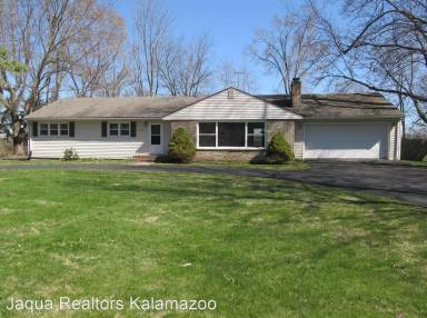 Main picture of 8532 Gull Rd