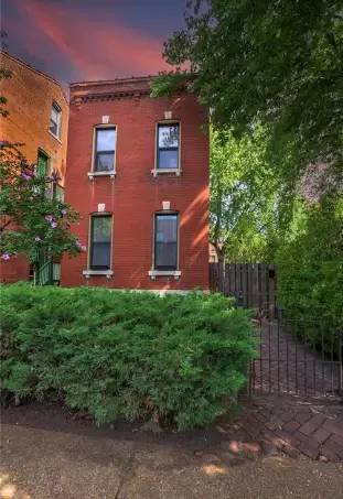 Main picture of 1703 Carroll St