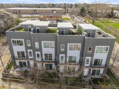 Main picture of 71 Lucy St SE