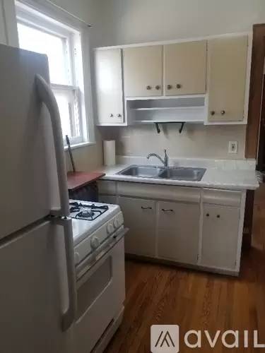 Main picture of 5805 W Higgins Ave