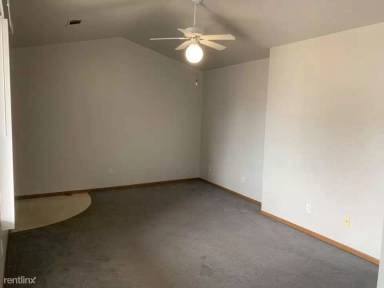 Main picture of 839 Dickinson Ave