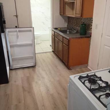 Main picture of 121 Norwood St