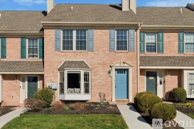 Main picture of 419 Oaktree Ct