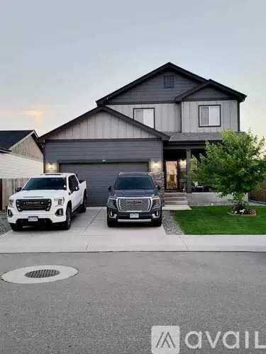 Main picture of 847 S Prairie Dr